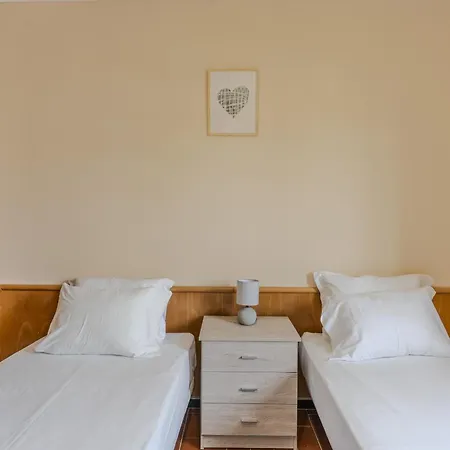 #389 W Share Pool Spacious 3-br Apartament Albufeira