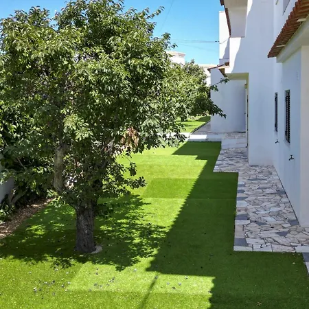 #389 W Share Pool Spacious 3-br *